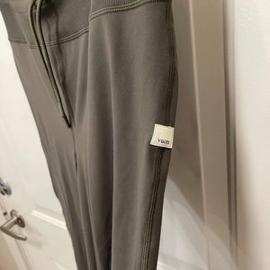 Vuori joggers